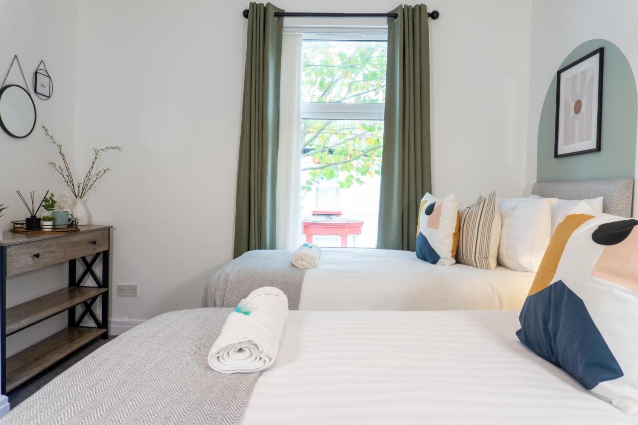 Keith House - Air Host & - Free Parking Apartment Liverpool